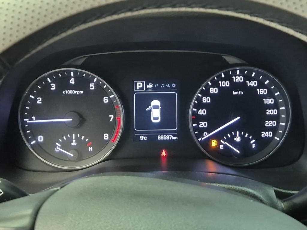 HYUNDAI Avante - Vista 6