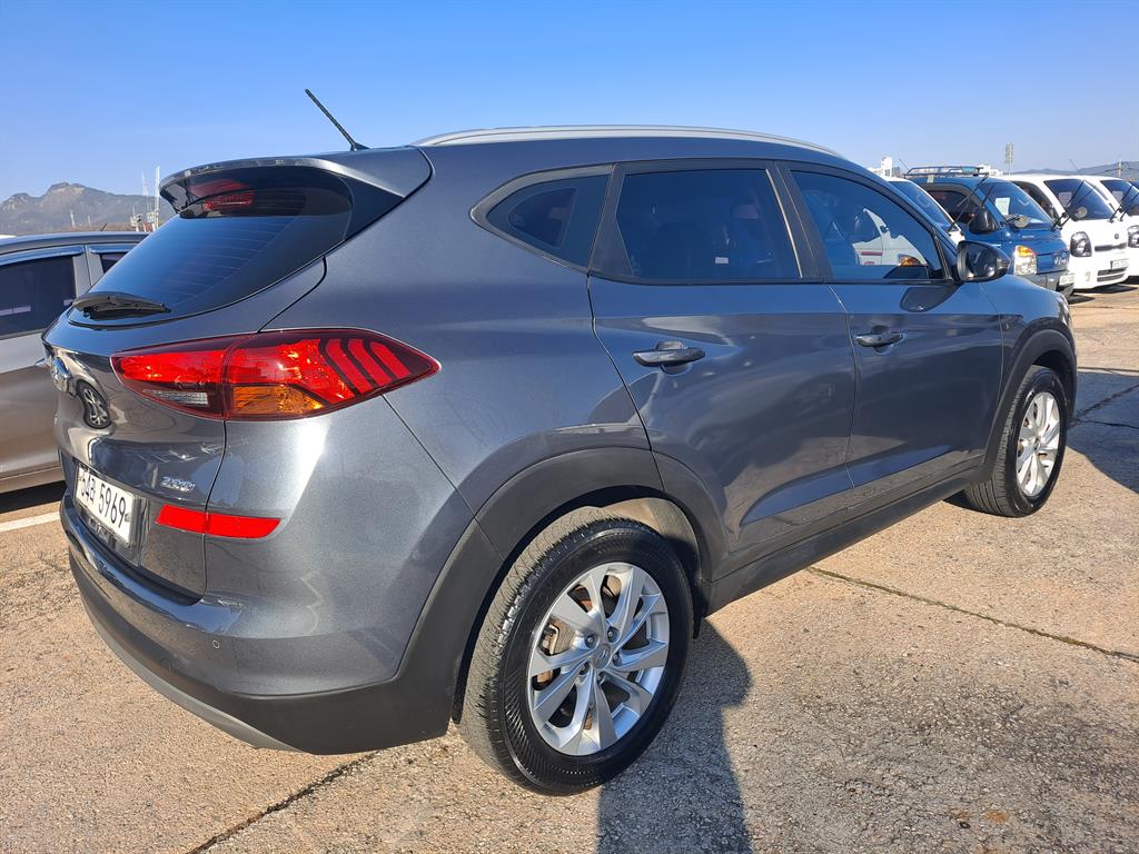 HYUNDAI Tucson - Vista 5