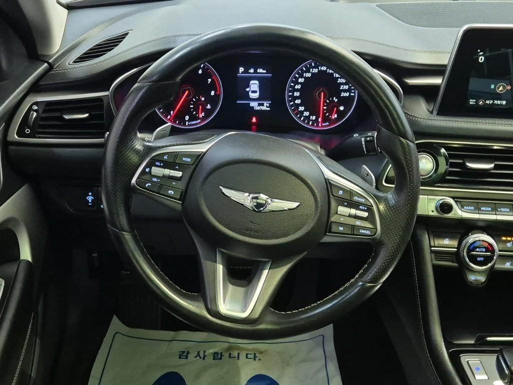 Genesis G70 - Vista 9