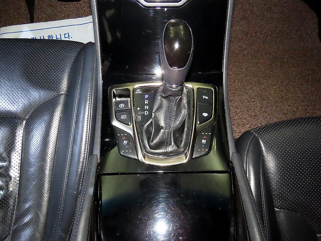 HYUNDAI Grandeur - Vista 12