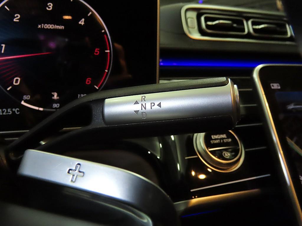 Mercedes Benz S Class - Vista 12