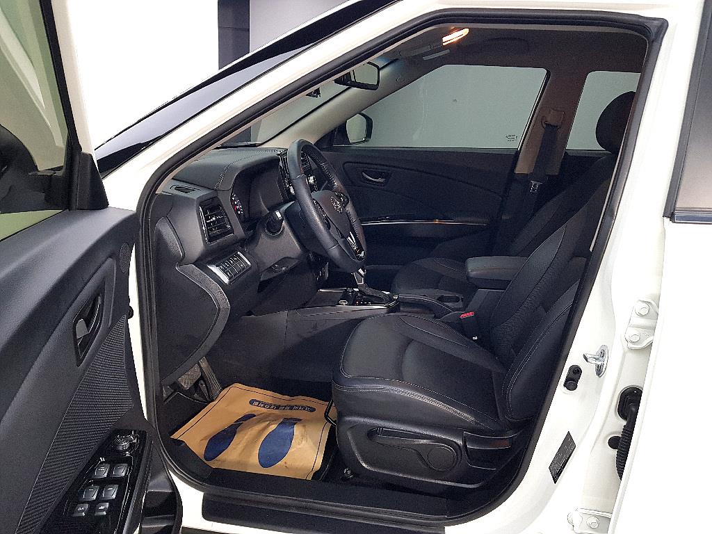 Ssangyong Tivoli - Vista 8