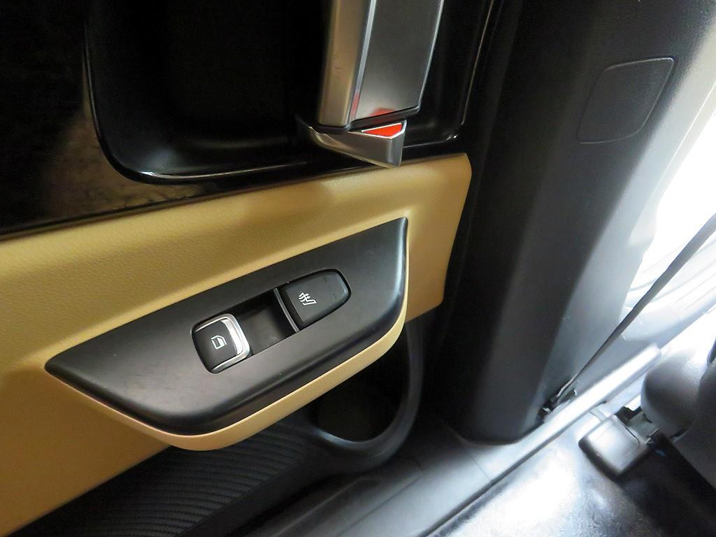 KIA Carnival - Vista 9