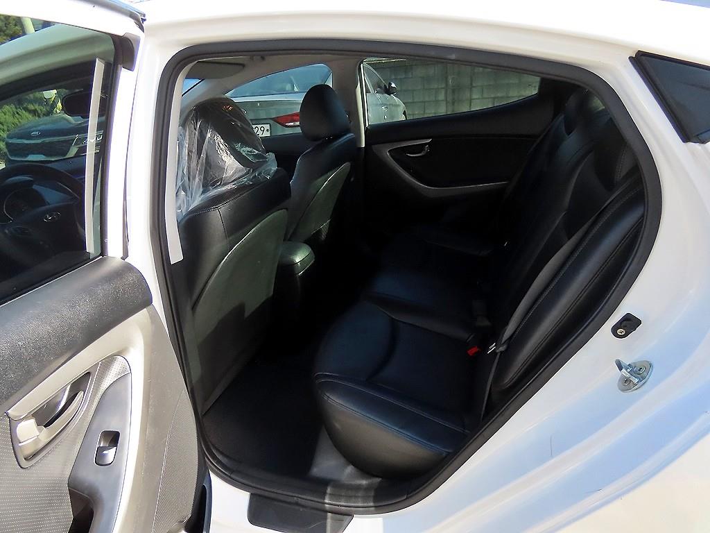 HYUNDAI Avante - Vista 6