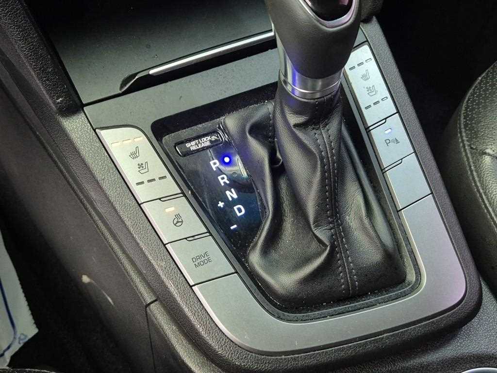 HYUNDAI Avante 2018 Blanco - Importación desde Corea - HF Imports Iquique - Foto 18