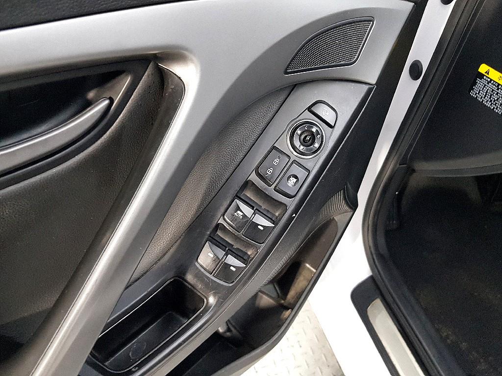 HYUNDAI Avante - Vista 11