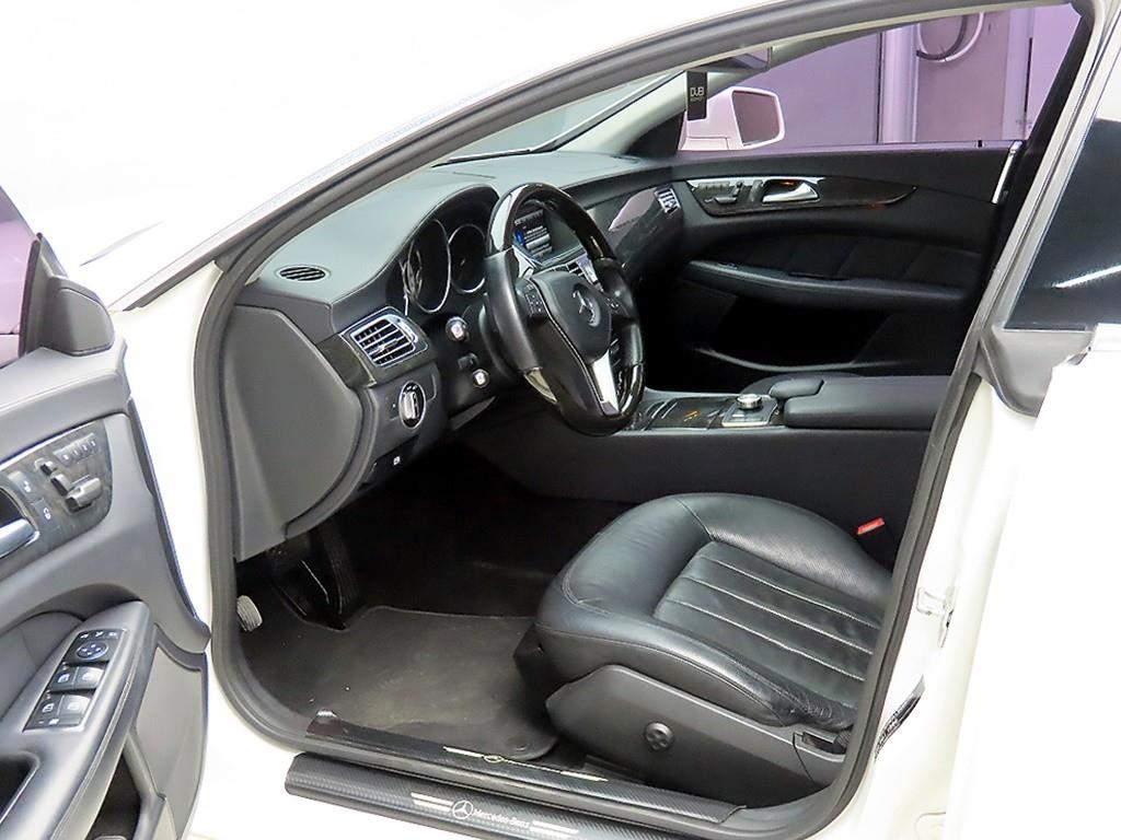Mercedes Benz CLS Class - Vista 5