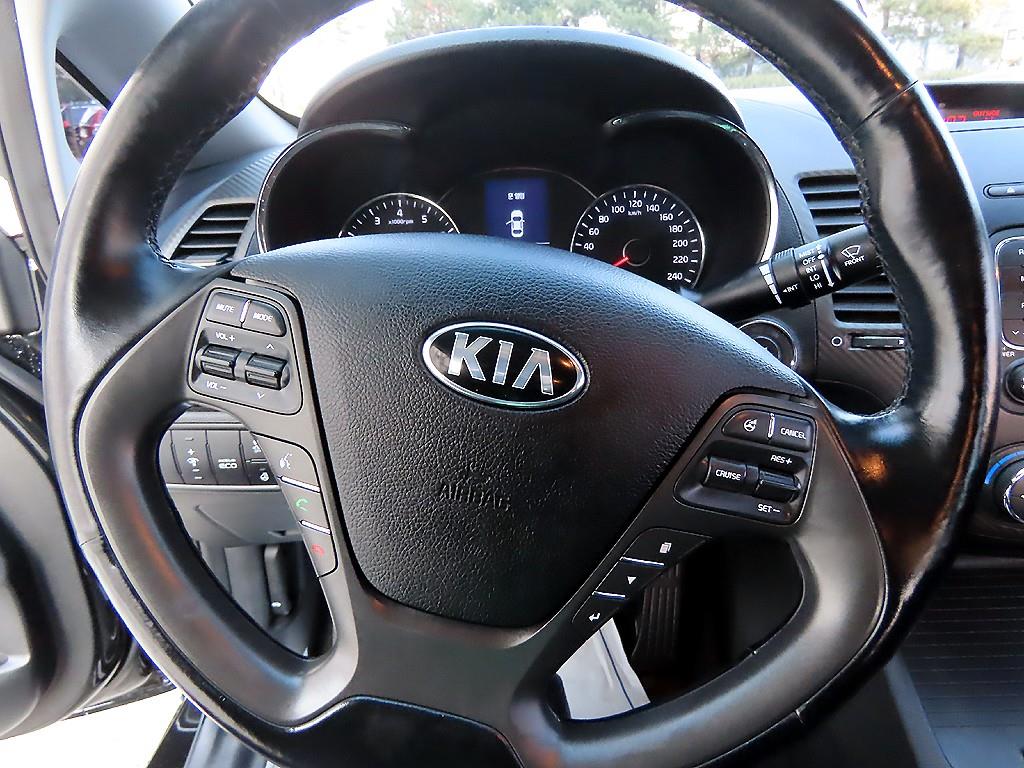 KIA K3 - Vista 8