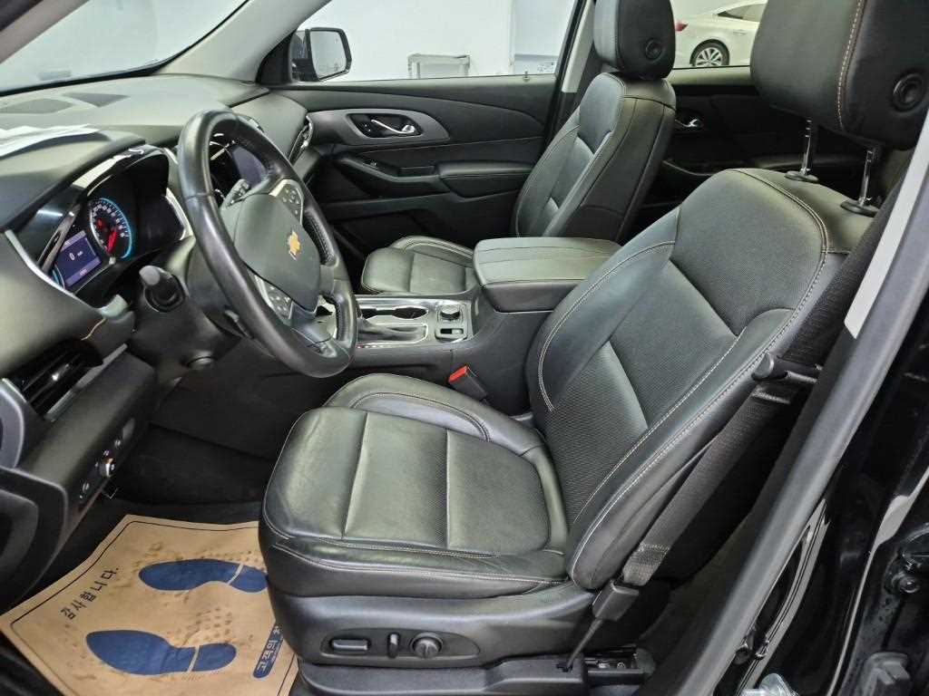 Chevrolet Travers - Vista 11