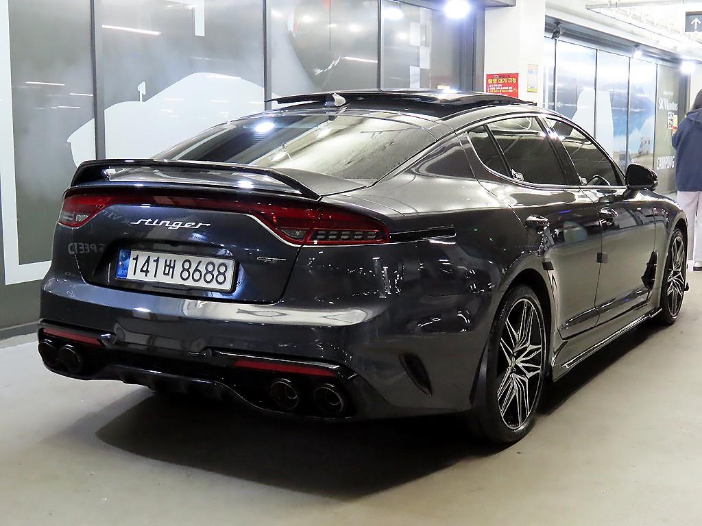 KIA Stinger - Vista 4