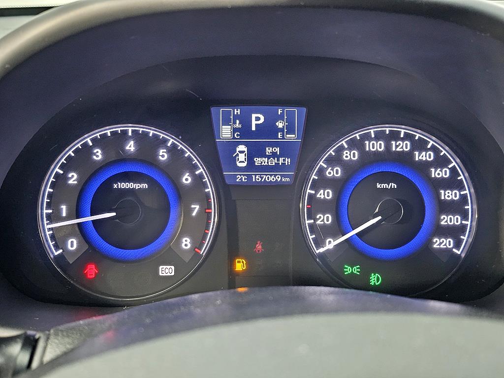 HYUNDAI Accent - Vista 7