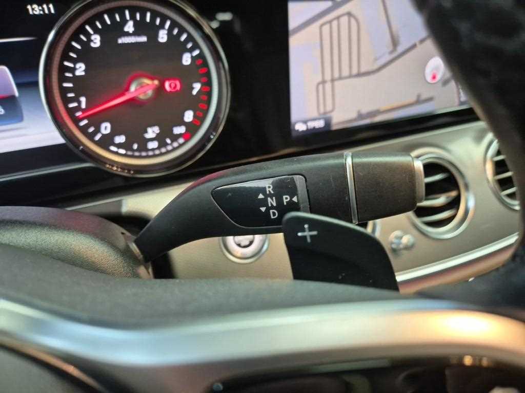 Mercedes Benz E class - Vista 8