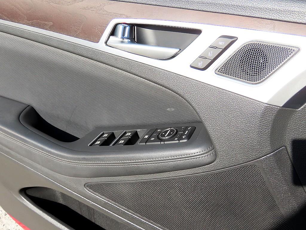 Genesis G80 - Vista 12