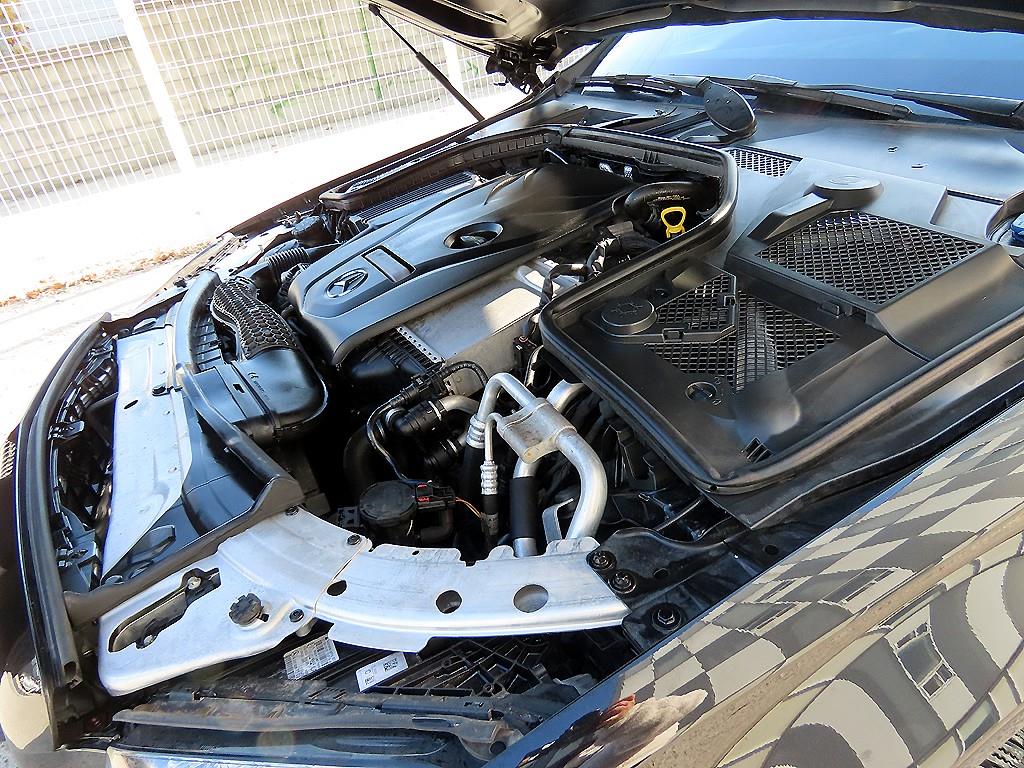 Mercedes Benz C Class 2015 Negro - Importación desde Corea - HF Imports Iquique - Foto 19