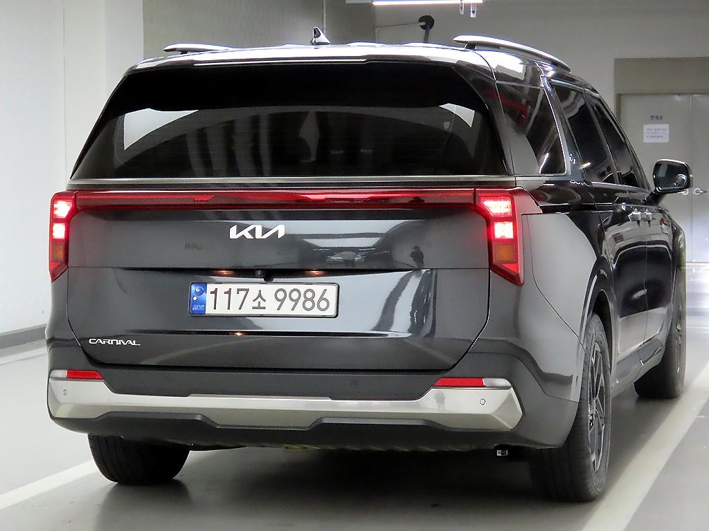 KIA Carnival - Vista 4