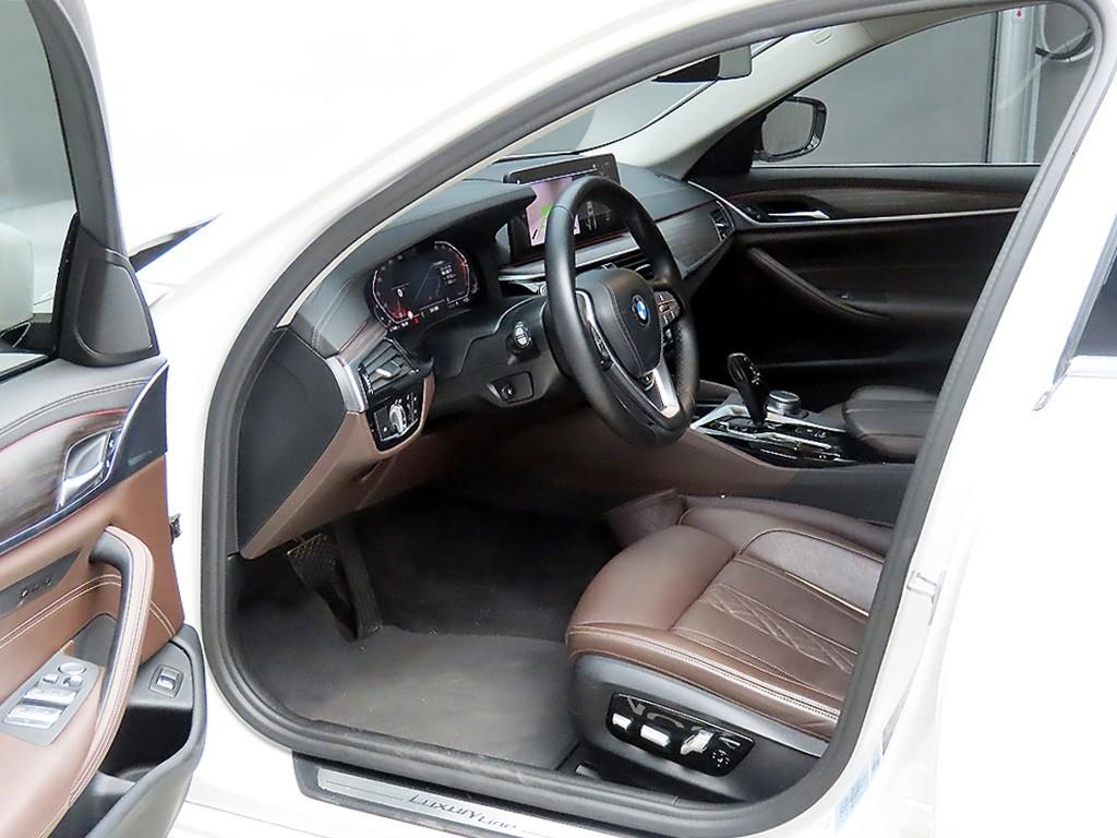 BMW 5 Series - Vista 5