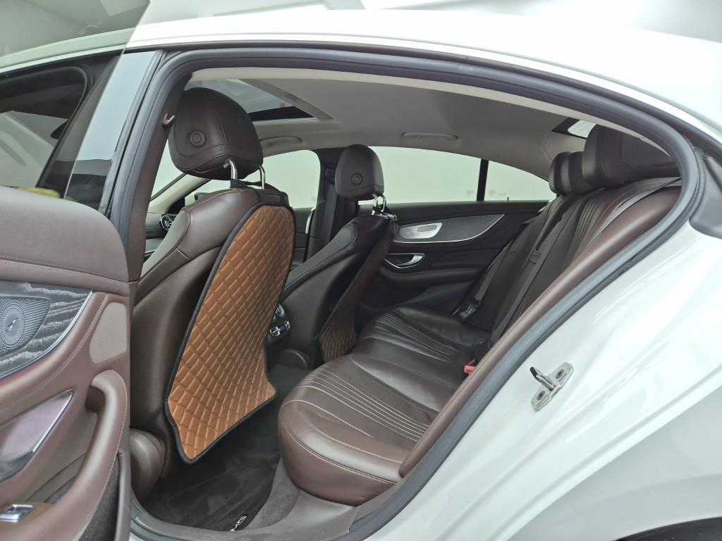 Mercedes Benz CLS Class - Vista 12