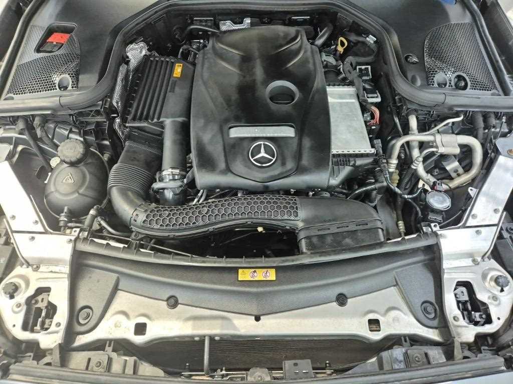 Mercedes Benz E class - Vista 5