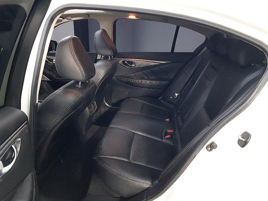 Infiniti Q - Vista 9