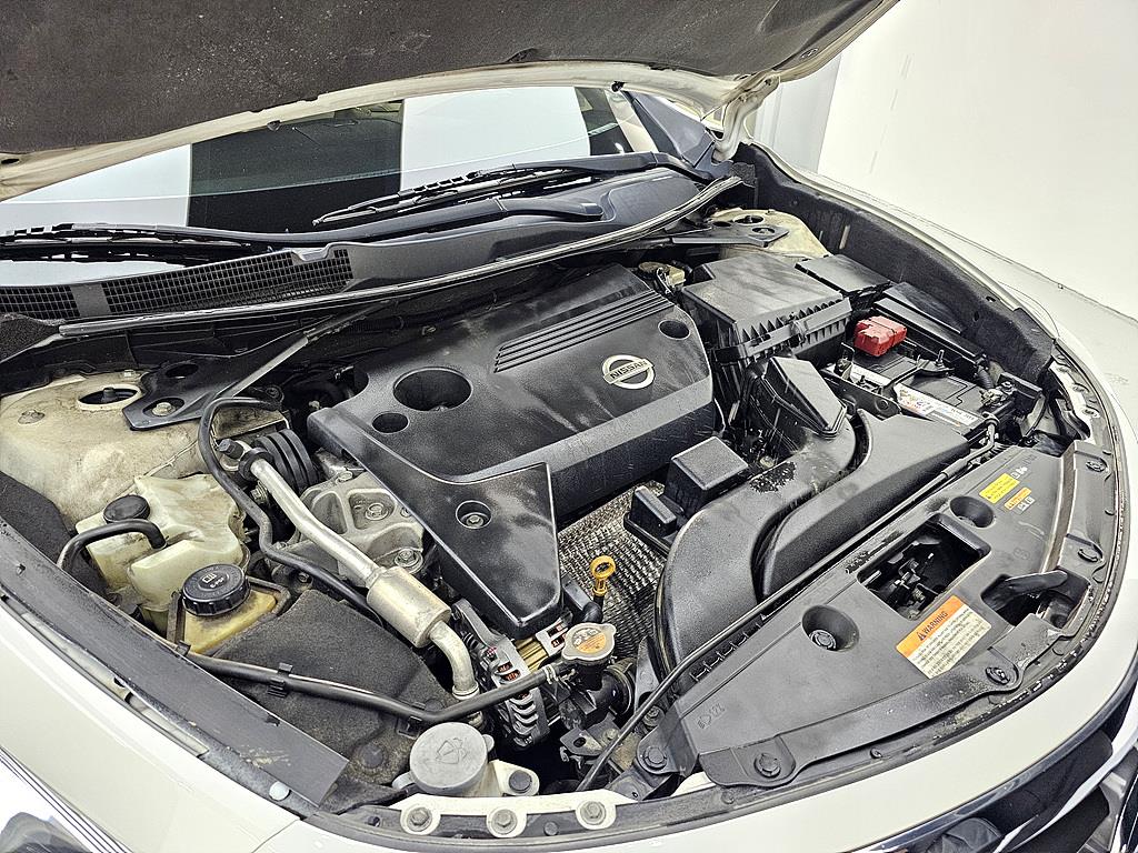 Nissan Altima - Vista 6