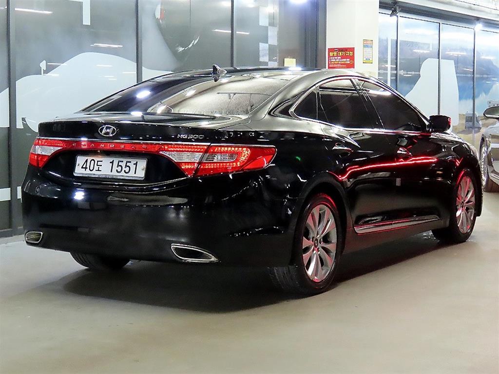 HYUNDAI Grandeur - Vista 4