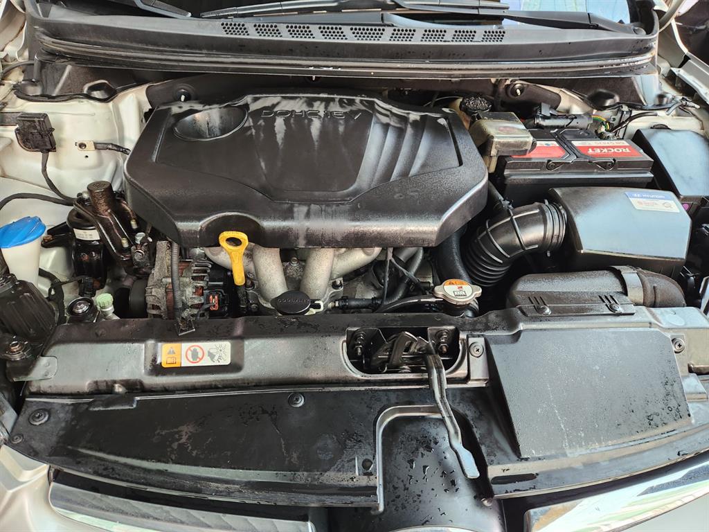 HYUNDAI Avante - Vista 8