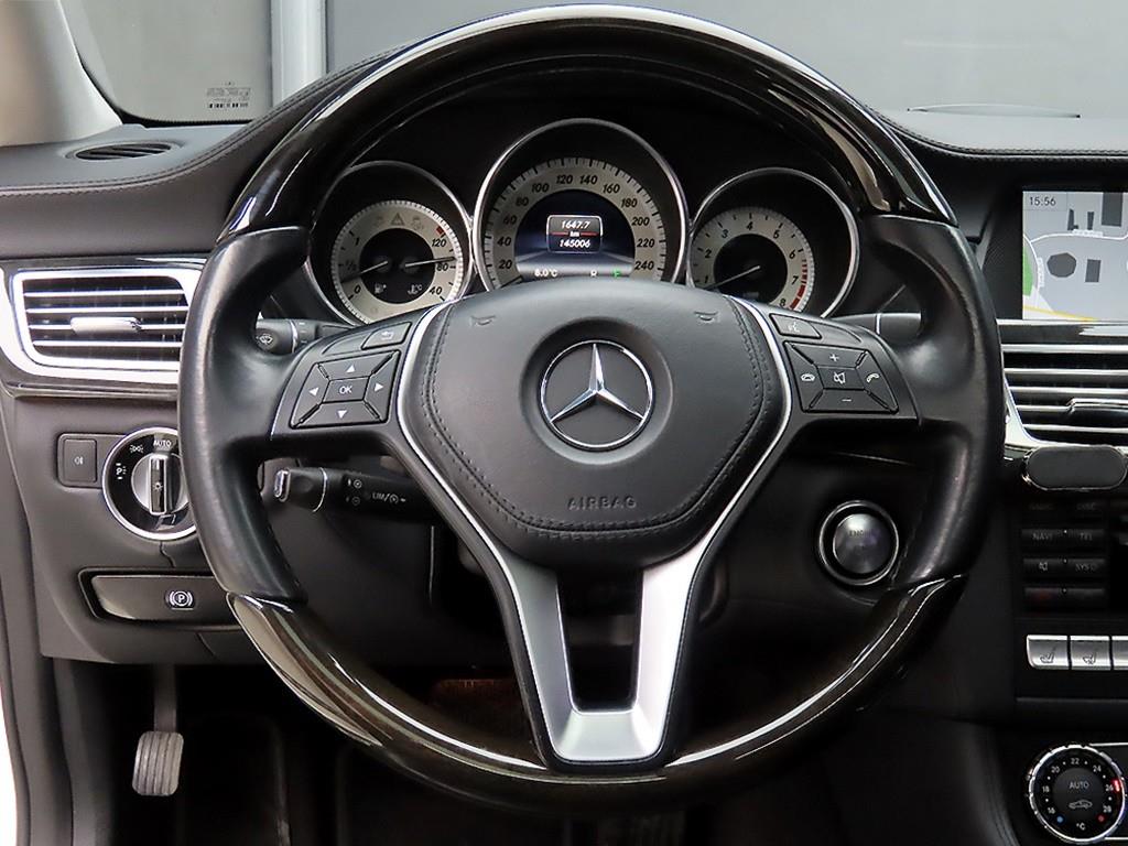 Mercedes Benz CLS Class - Vista 9