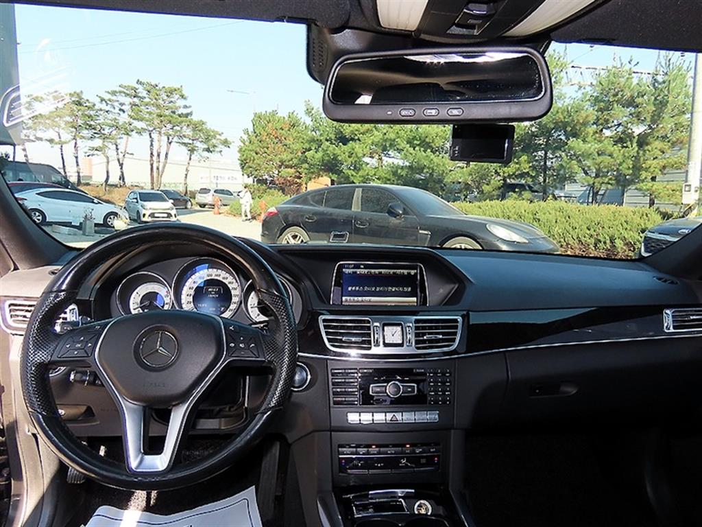 Mercedes Benz E class - Vista 7