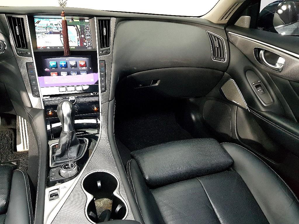 Infiniti Q - Vista 10