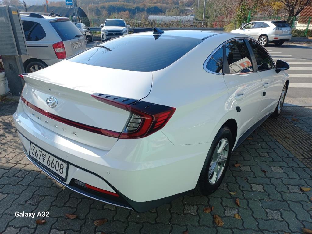 HYUNDAI Sonata - Vista 4