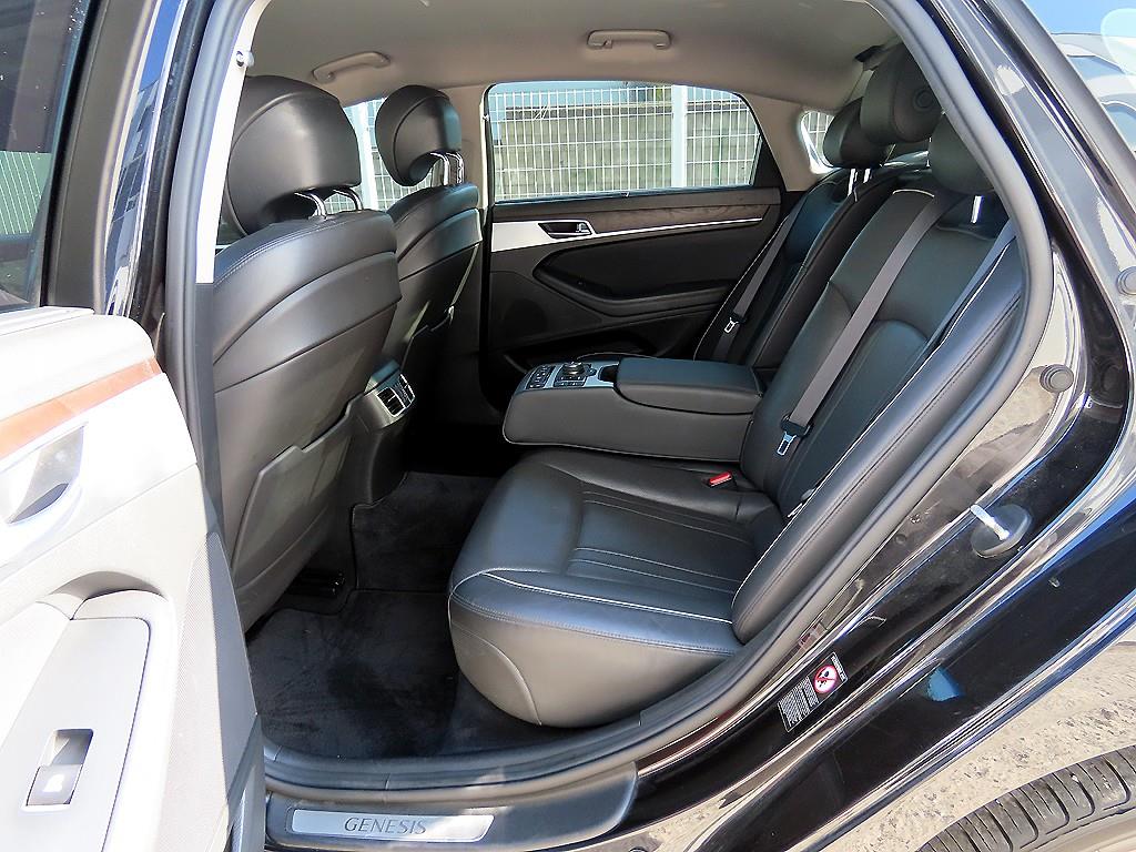 Genesis G80 - Vista 6