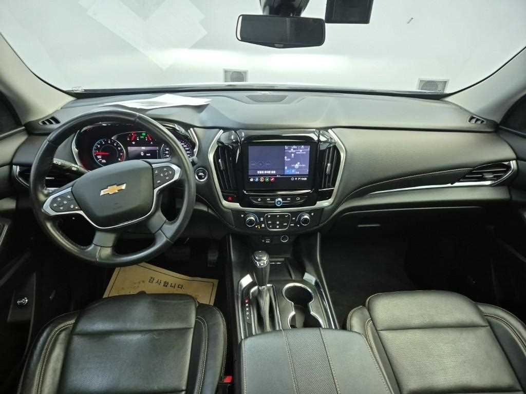 Chevrolet Travers - Vista 7