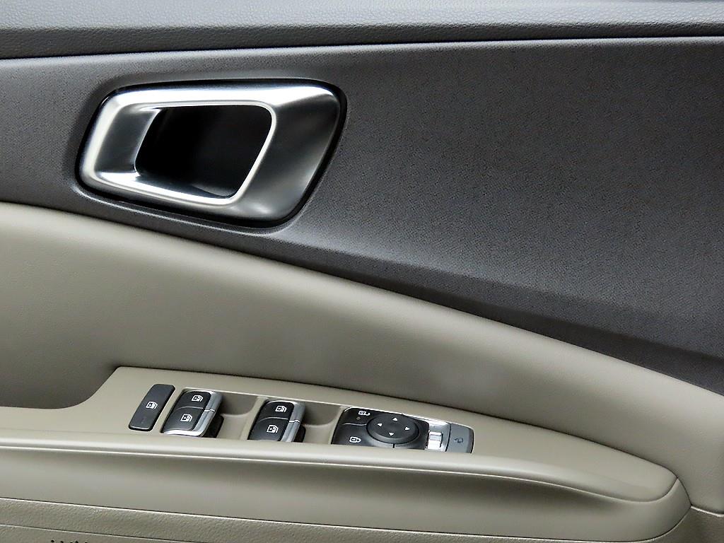 KIA Carnival - Vista 10