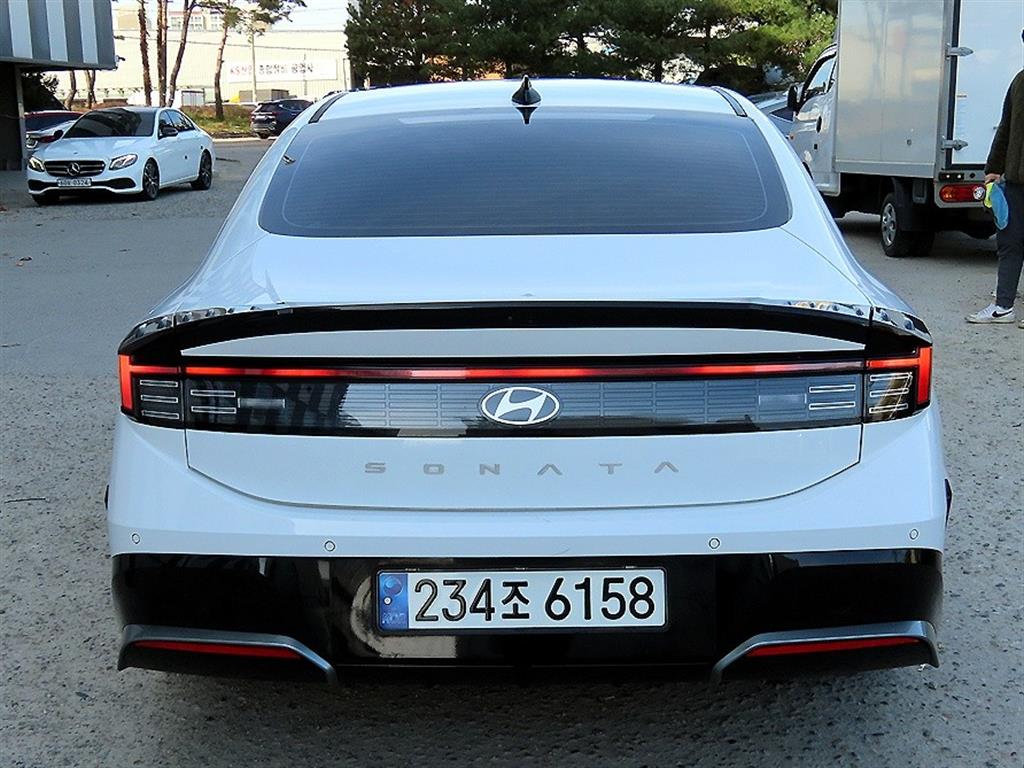 HYUNDAI Sonata - Vista 4