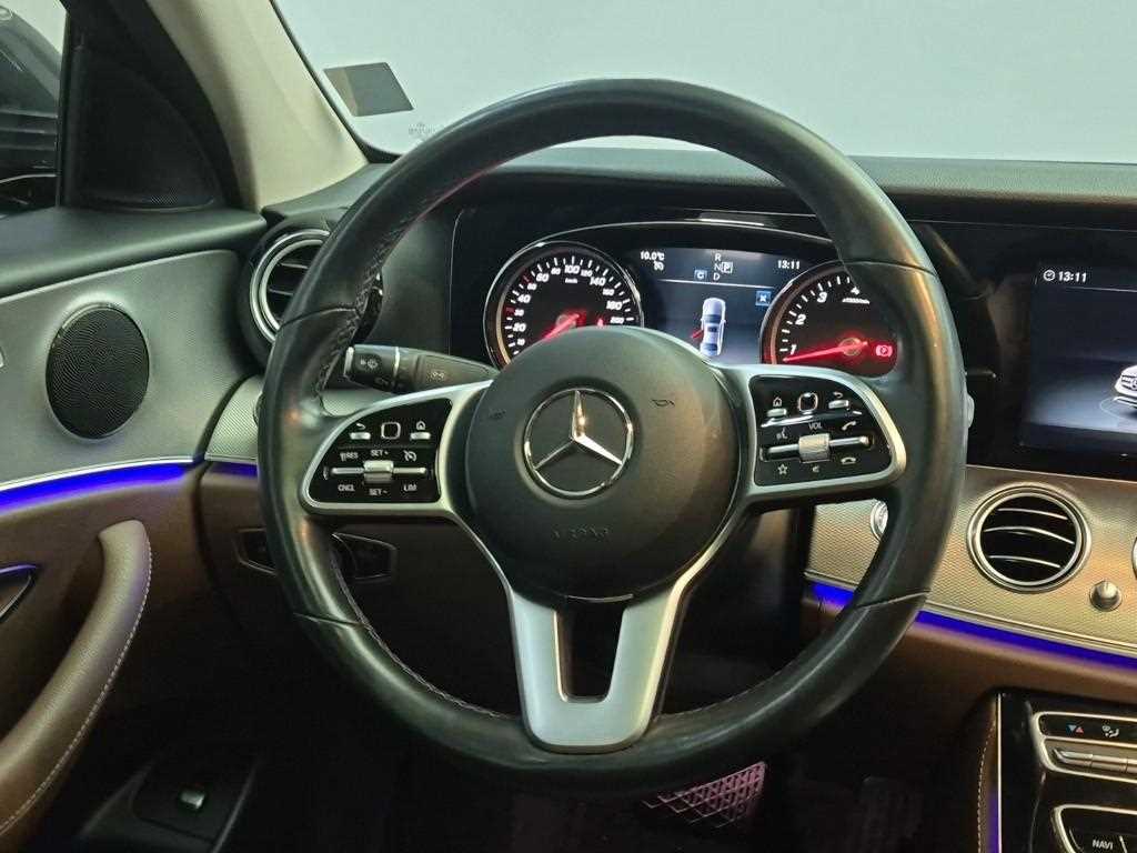 Mercedes Benz E class - Vista 9