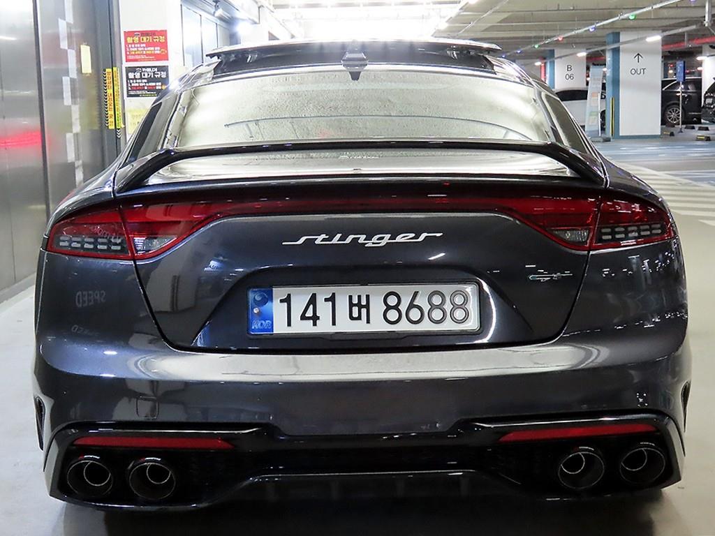 KIA Stinger - Vista 5