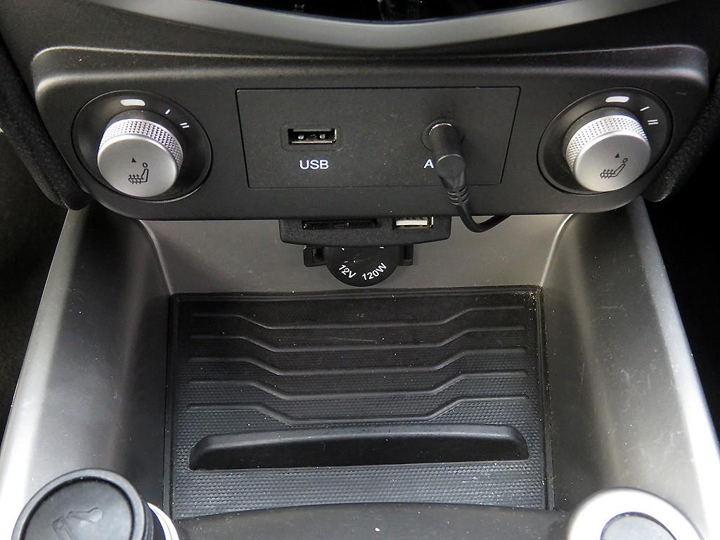 Ssangyong Tivoli - Vista 12