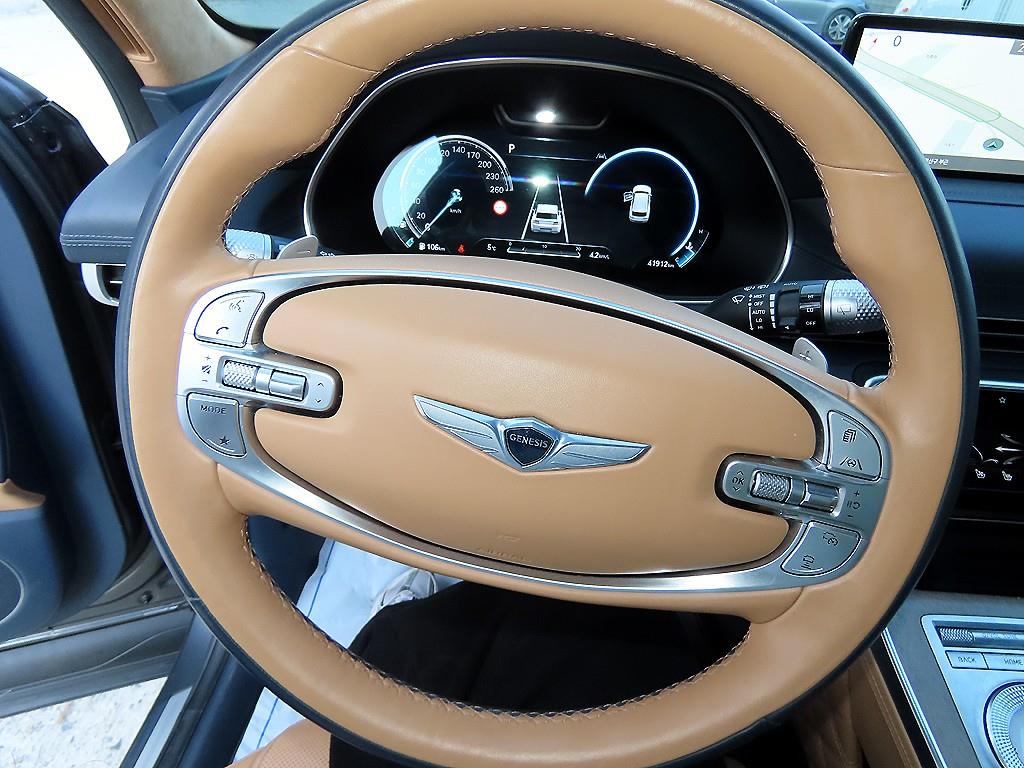 Genesis GV80 - Vista 8