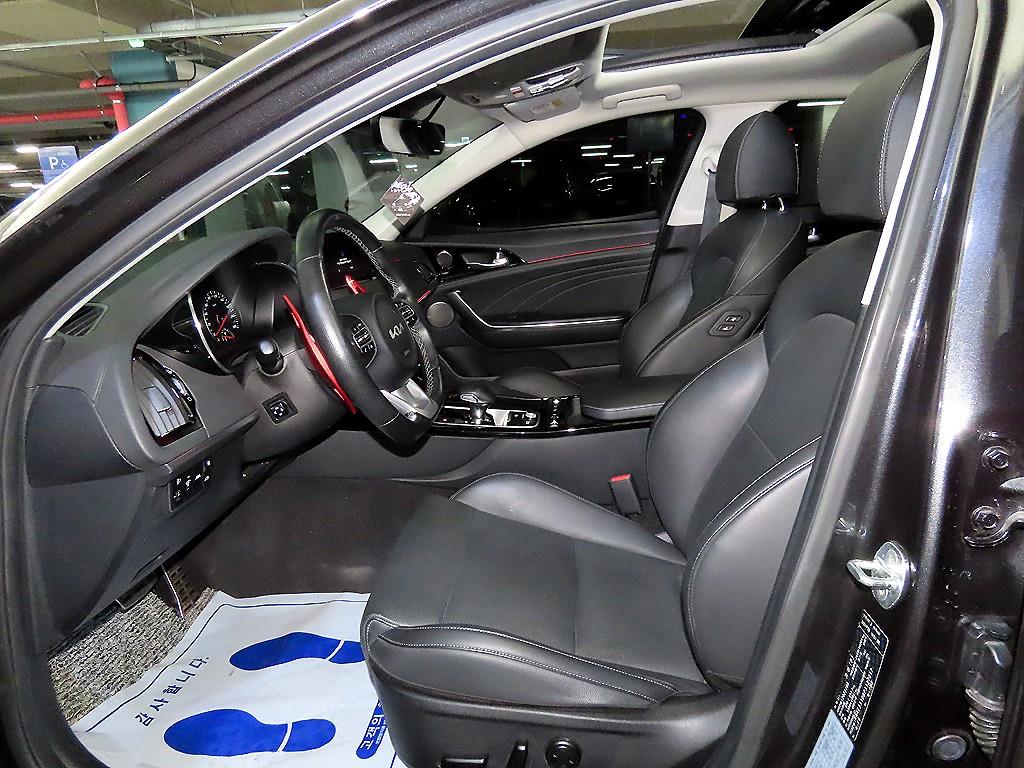 KIA Stinger - Vista 6