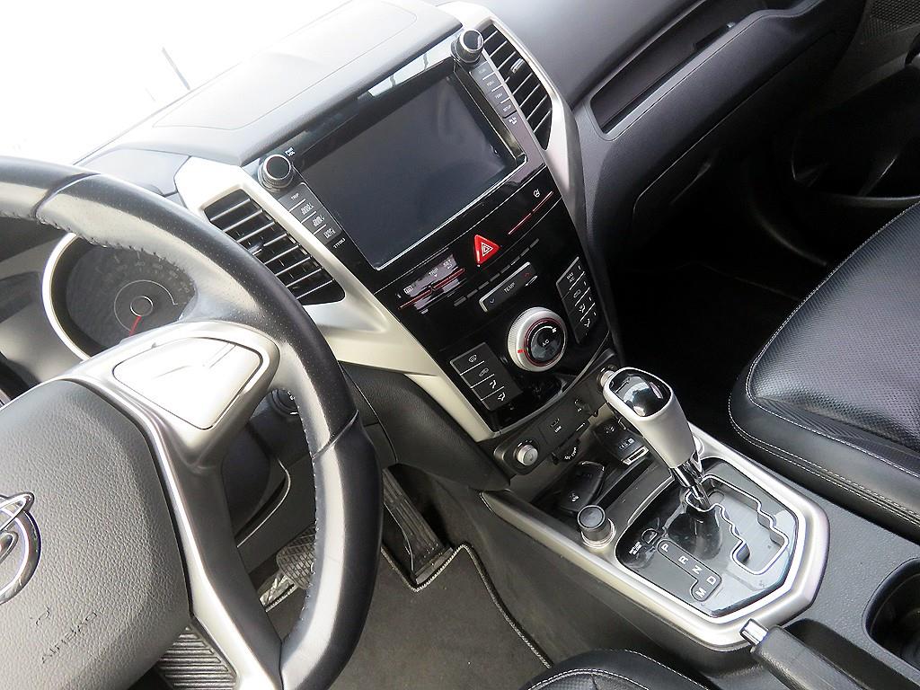 Ssangyong Tivoli - Vista 10