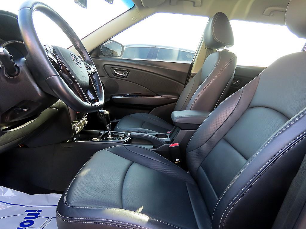 Ssangyong Tivoli - Vista 5