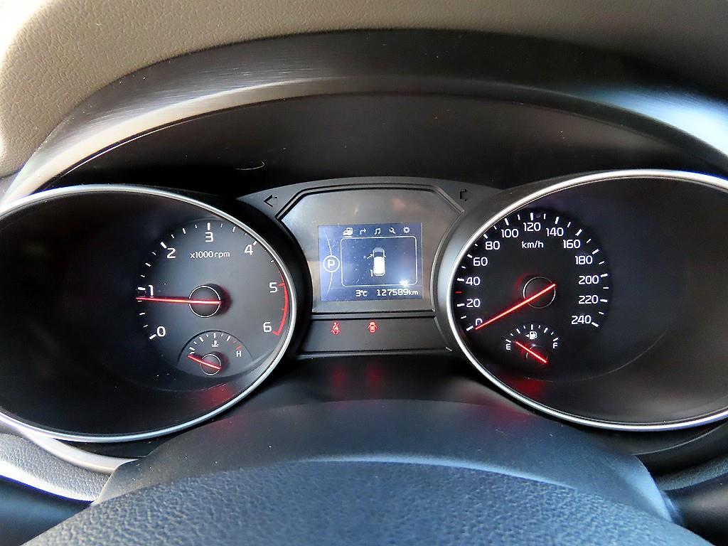 KIA Carnival - Vista 10