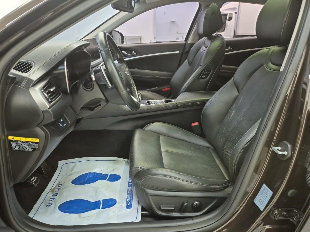 Genesis G70 - Vista 11