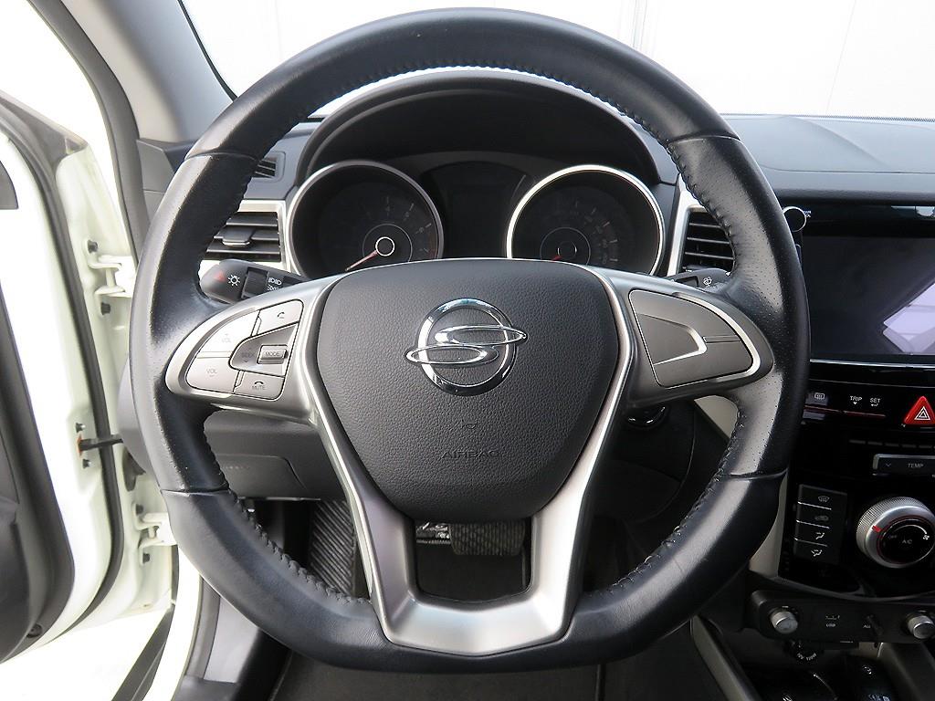 Ssangyong Tivoli - Vista 9