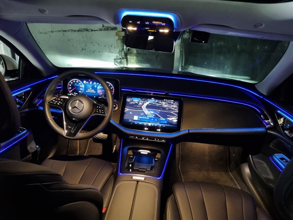 Mercedes Benz E class - Vista 12