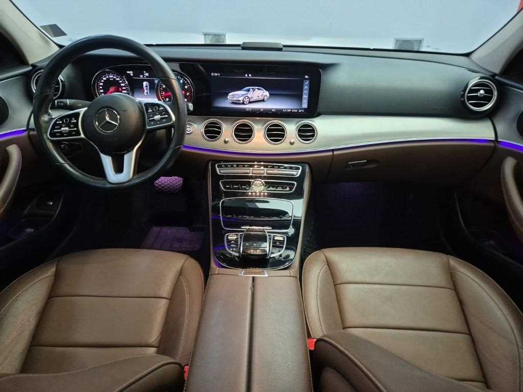 Mercedes Benz E class - Vista 7
