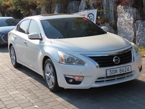 Nissan Altima - Vista 4