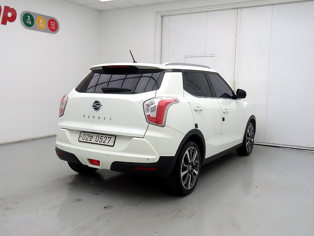 Ssangyong Tivoli - Vista 4