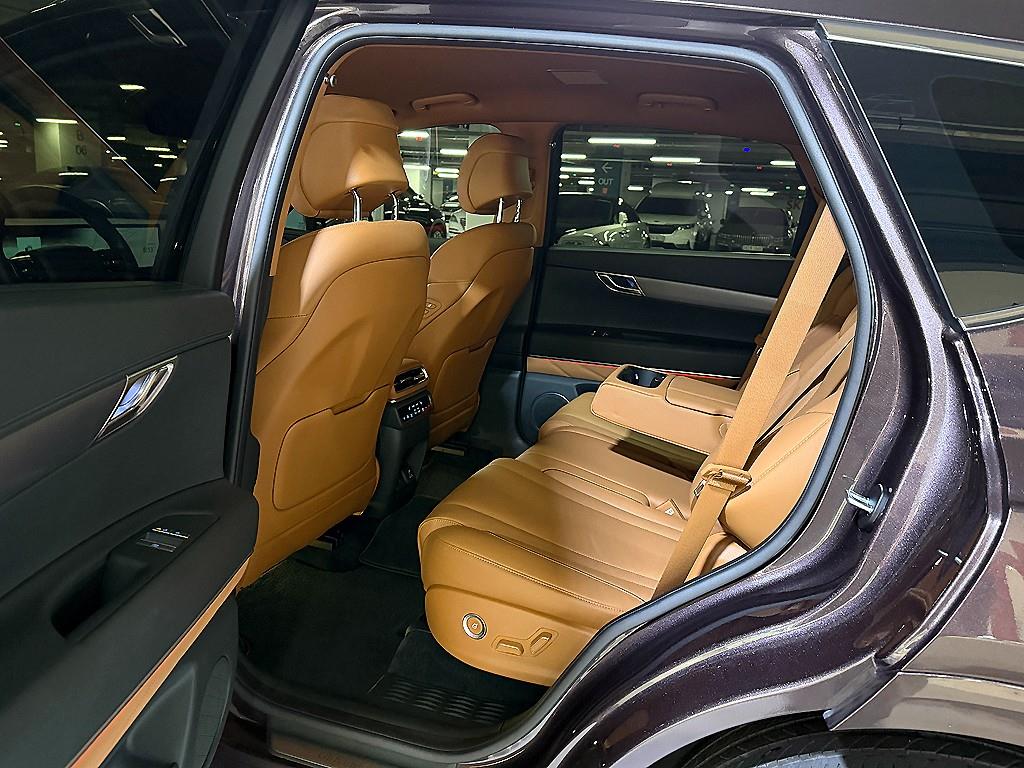 Genesis GV80 - Vista 8