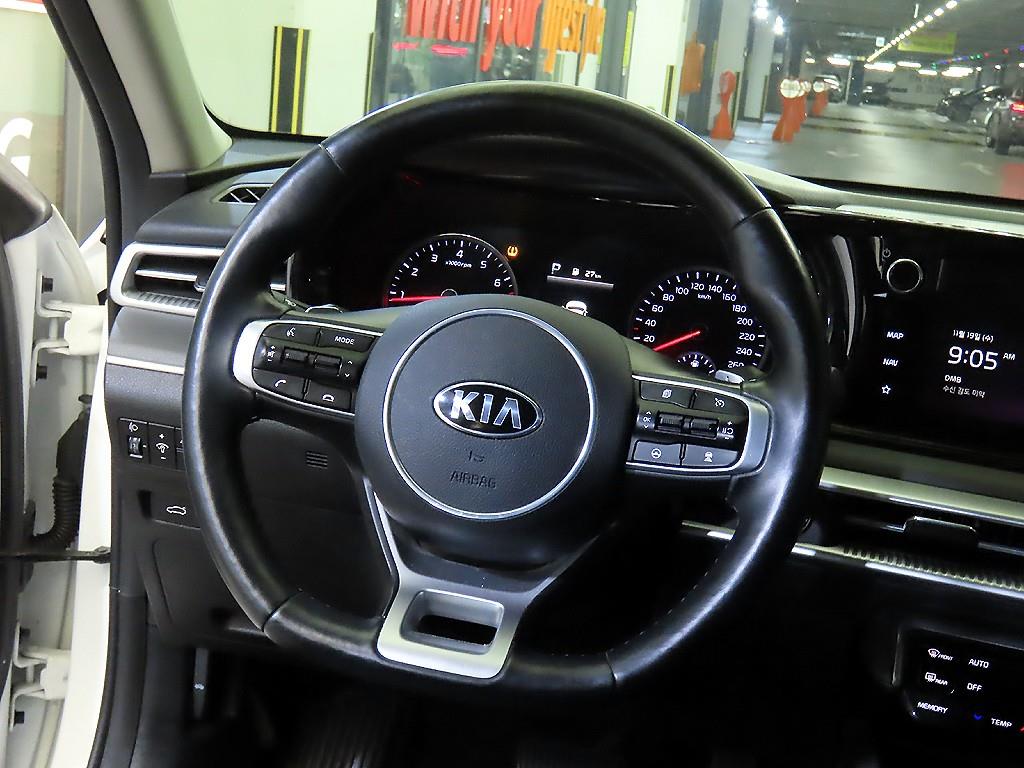 KIA K5 - Vista 8